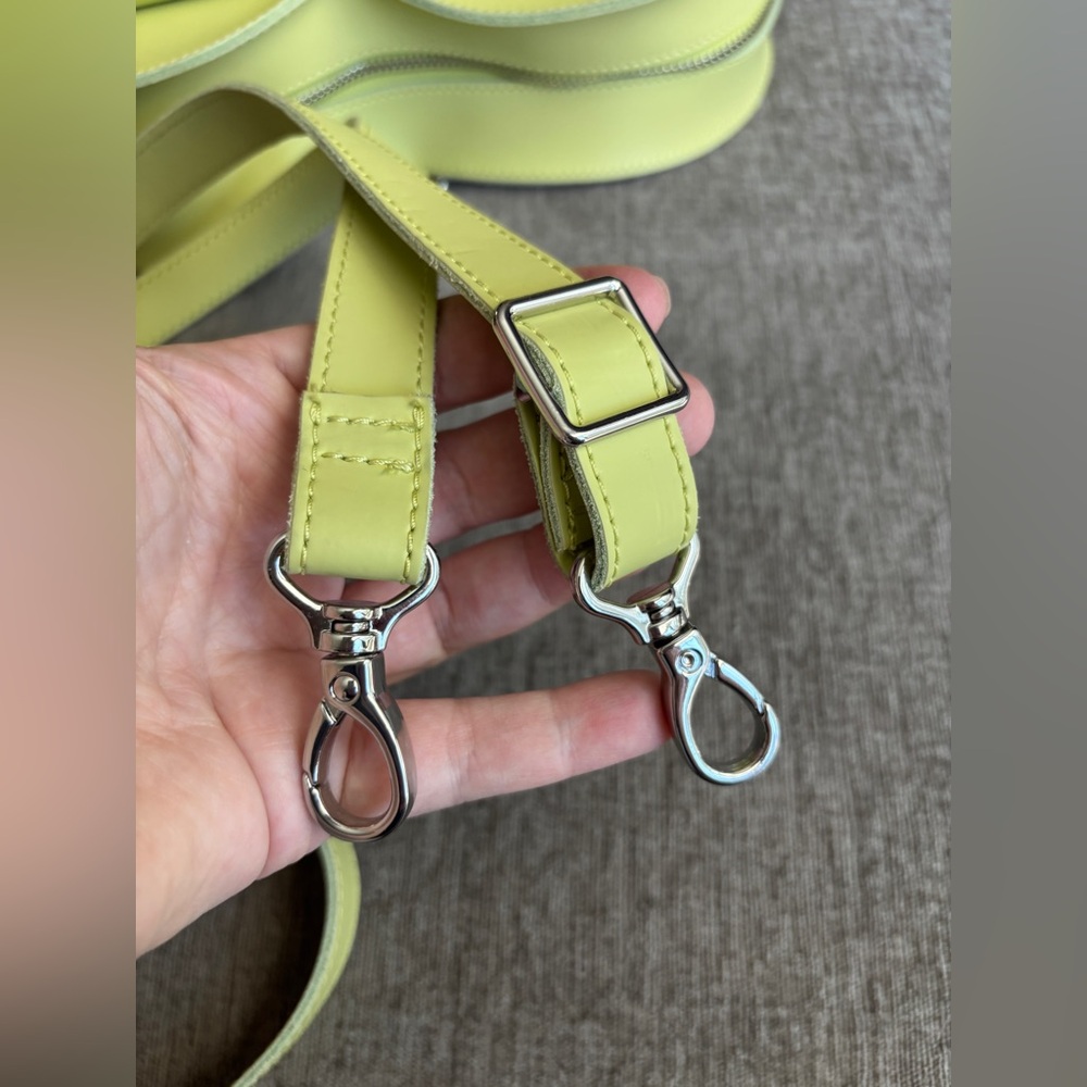 EUC Doc Marten’s Heart Bag - Picture 14 of 16